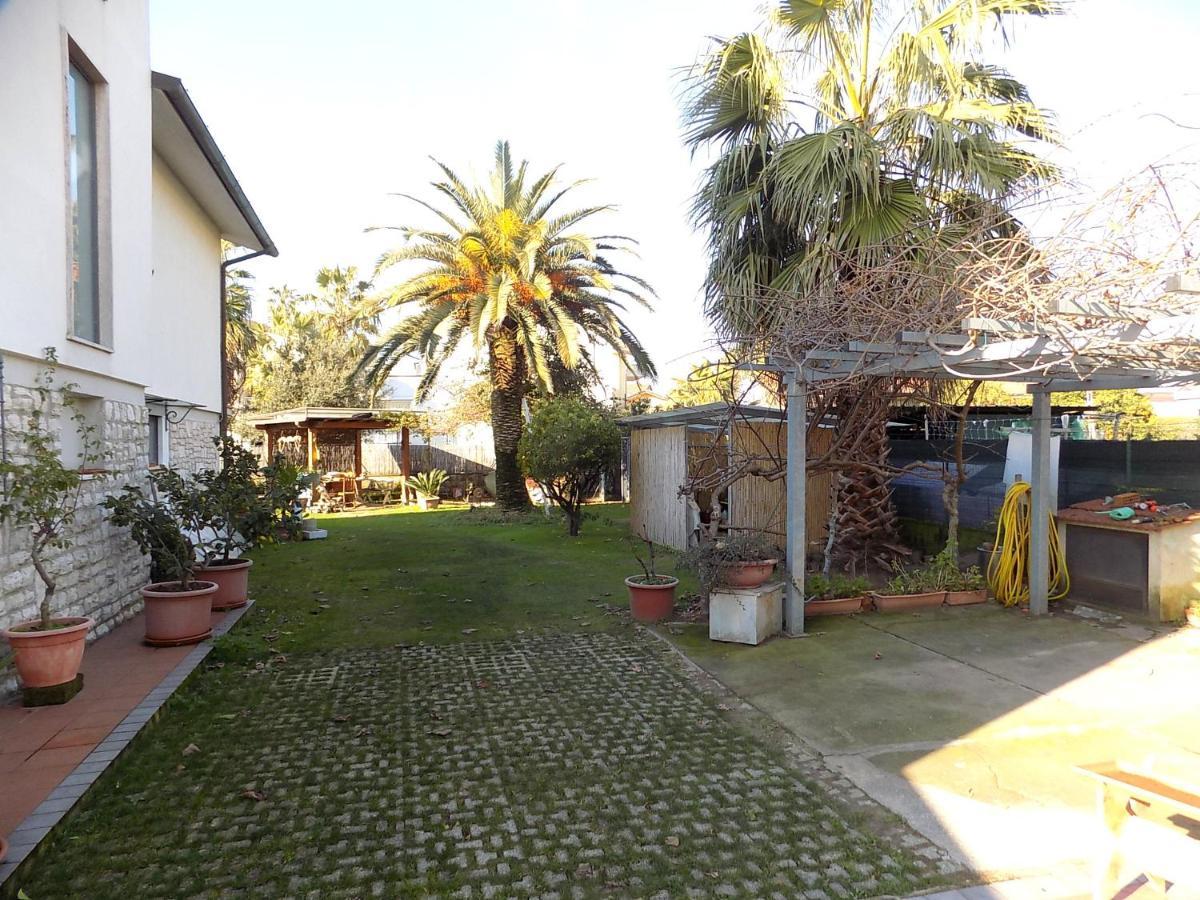 Casa Nuccia Gentili David Aparthotel Marina di Massa Bagian luar foto